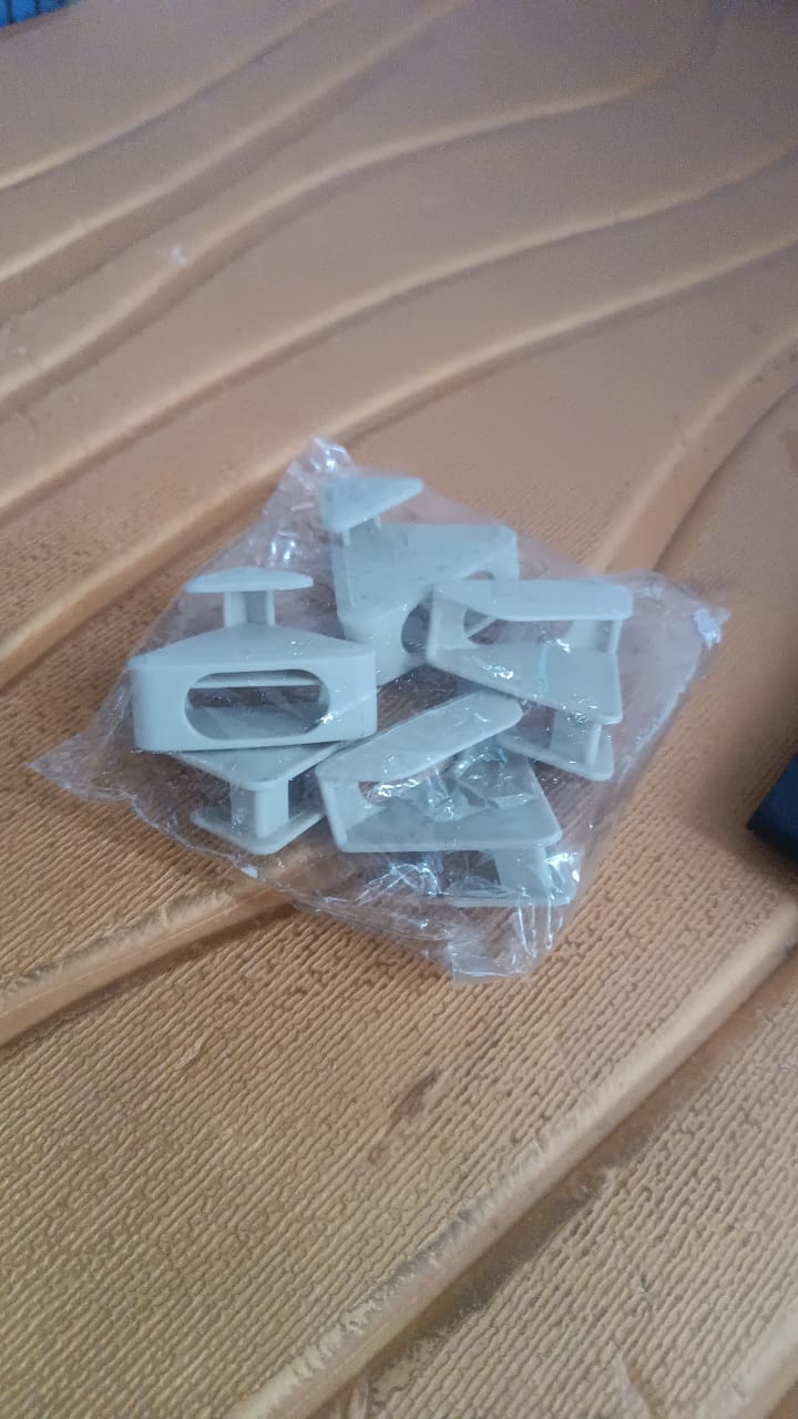 Multi-Functional Plastic Triangle Hanger Connector Hooks 5 Pcs Set